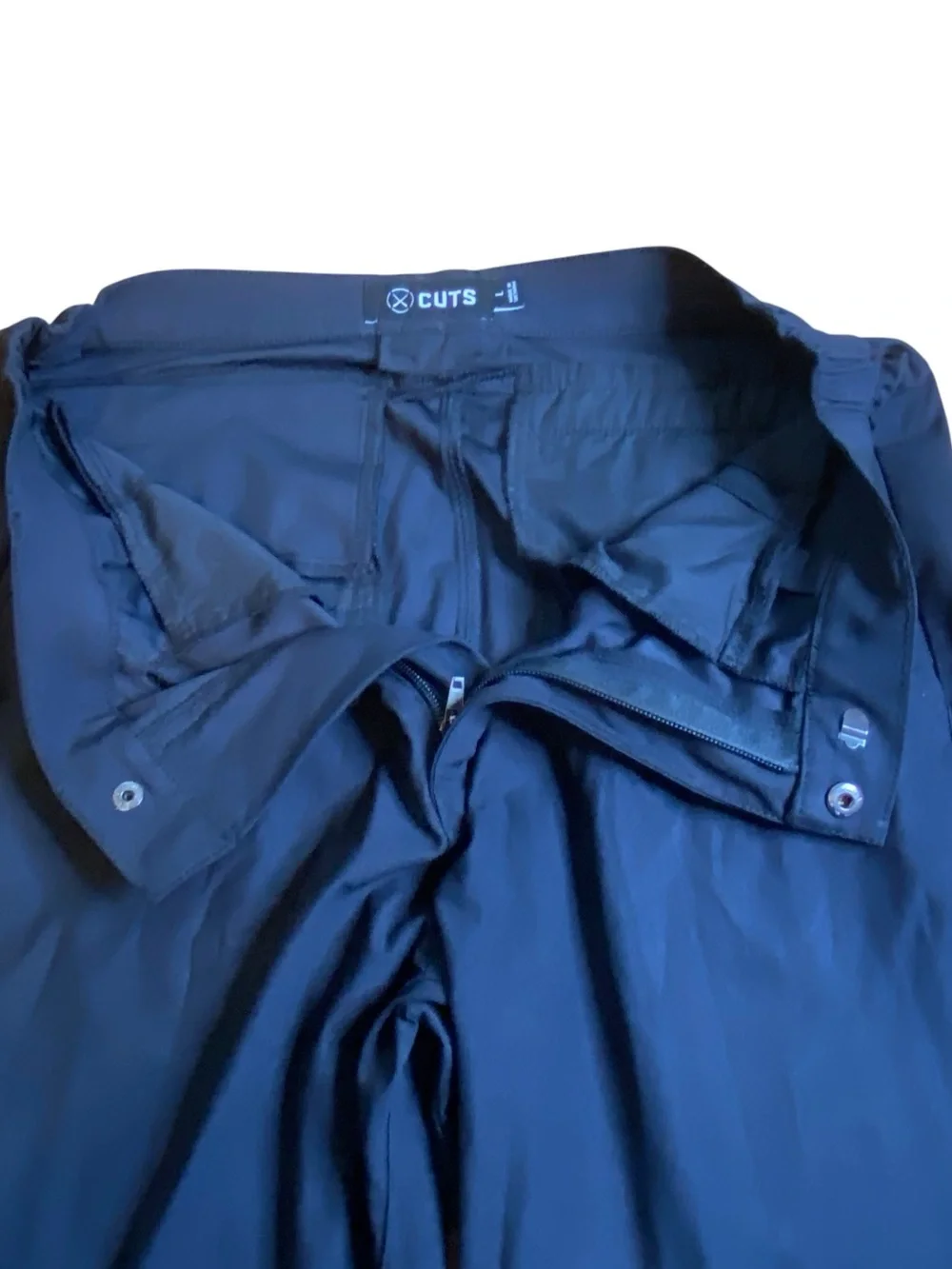 Cuts Black AO Joggers Men’s Size L